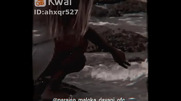 Novinha linda indo embora