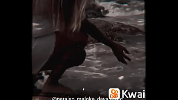 Novinha linda indo embora