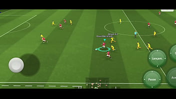Jogando efootball e batendo uma para minha prima safada Jogando efootball e batendo uma para minha prima safada