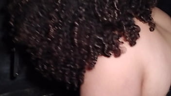 Levei a irmã da minha mulher para conhecer o glory hole e a safada entrou na pica