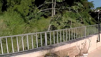 Casal flagrado fazendo sexo em terraço na lapa no rj