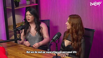 Sacanagem entre as gostosas durante as gravações