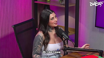 Sacanagem entre as gostosas durante as gravações