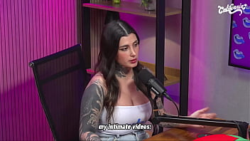 Sacanagem entre as gostosas durante as gravações