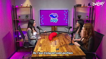 Sacanagem Entre As Gostosas Durante As Gravações thumbnail