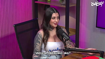 Sacanagem entre as gostosas durante as gravações