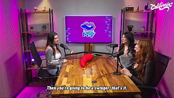 Sacanagem entre as gostosas durante as gravações