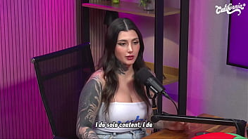 Sacanagem entre as gostosas durante as gravações