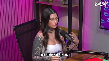 Sacanagem entre as gostosas durante as gravações