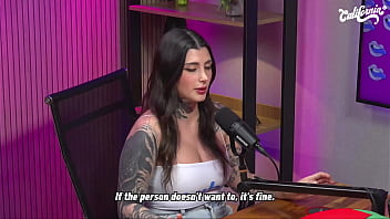 Sacanagem entre as gostosas durante as gravações