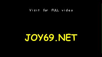 Solo hotty rubs pussy thoroughly