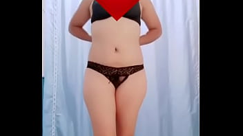 Chiquita enseña coño