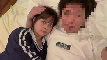 男友達と浮気sexする女子大生。彼氏の遠距離でsexしたくてもできないから我慢できずに