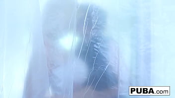 Blonde babe loves pussy