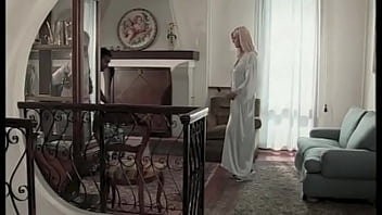 The rich lady and the he adores her feet and fuck her hard