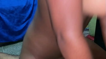 Le saco toda su leche a mi hermanastro Le saco toda su leche a mi hermanastro