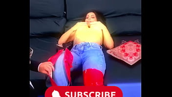 Safadinhas morenas oferecendo só o rabo apertado para ser fodido