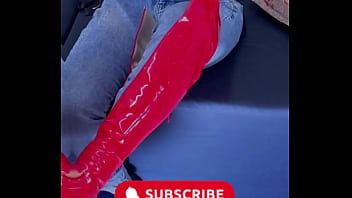 Safadinhas morenas oferecendo só o rabo apertado para ser fodido