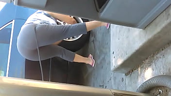Amazing white milf bending over with leggings