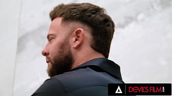 Naughty babe lures a man into hot sex after fap bust