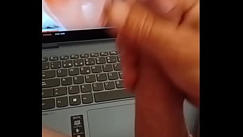 Masturbandome viendo mis videos fallando hasta correrme