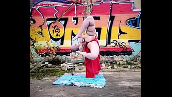 Urbexing with thatkinkycad