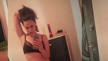 Maried woman make a photo seaion