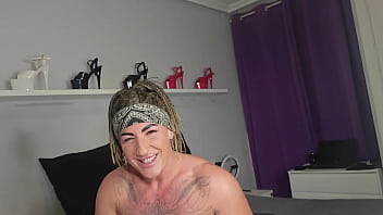 Busting and making my pussy huge with the vacuum pump