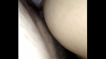 Milf la chupa muy bien y le fascina