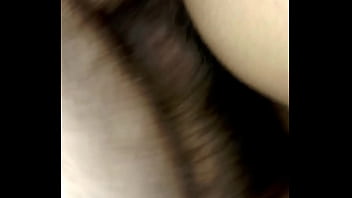 Milf la chupa muy bien y le fascina