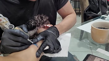 Tatuagem dolorida prefiro dar o cu