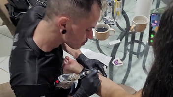 Tatuagem dolorida prefiro dar o cu