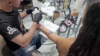 Tatuagem dolorida prefiro dar o cu