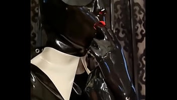 Naughty maid girl by rubber pervs #maid #heavyrubber #latex #latexoutfit #rubber #studiogum #rubbergirl studio gum #fetish