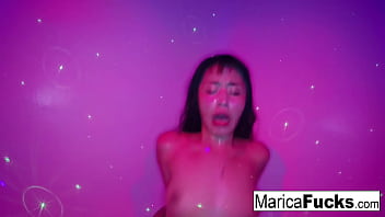 Asian babe loves to fuck