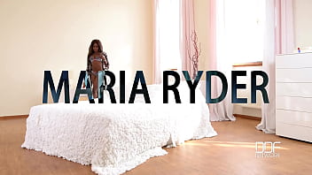 Black beauty masturbates deep with pink toy