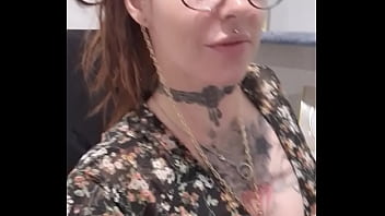 Un lundi très coquin à mon bureau tu veut voir comme je passe mon temps