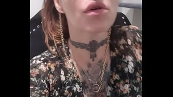 Un lundi très coquin à mon bureau tu veut voir comme je passe mon temps