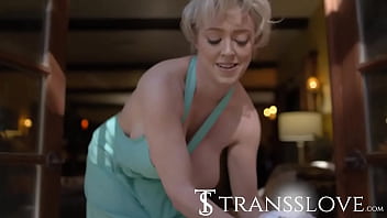 Me Follo A Mi Madrastra Tetona Nos Pilla Mi Padrastro thumbnail