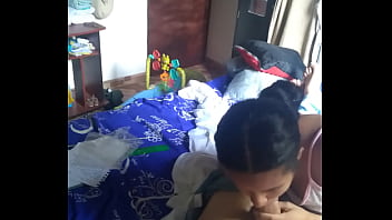 Mi esposa me chupa el pene cuando ella quiere