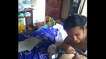 Mi esposa me chupa el pene cuando ella quiere