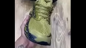 Com esse tênis você fode com tudo para mais informações me chame no chat temos outros diversos modelos e todos com garantia