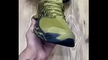 Com esse tênis você fode com tudo para mais informações me chame no chat temos outros diversos modelos e todos com garantia