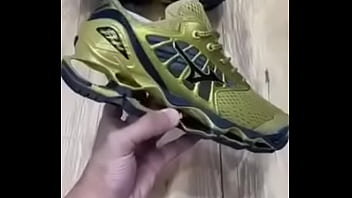 Com esse tênis você fode com tudo para mais informações me chame no chat temos outros diversos modelos e todos com garantia