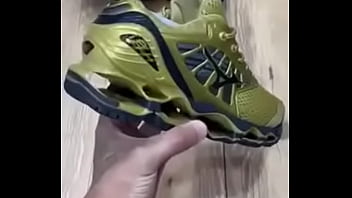 Com esse tênis você fode com tudo para mais informações me chame no chat temos outros diversos modelos e todos com garantia