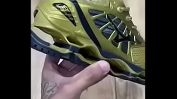 Com esse tênis você fode com tudo para mais informações me chame no chat temos outros diversos modelos e todos com garantia