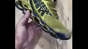 Com esse tênis você fode com tudo para mais informações me chame no chat temos outros diversos modelos e todos com garantia