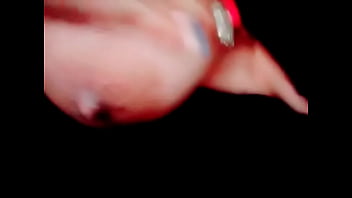 Tocandose las bobbies