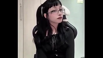 Nem parece que gosta de cuspida na cara