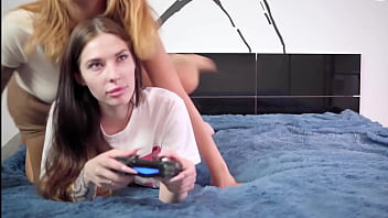 She wanted to play in video games but i desadied to play with her pussy